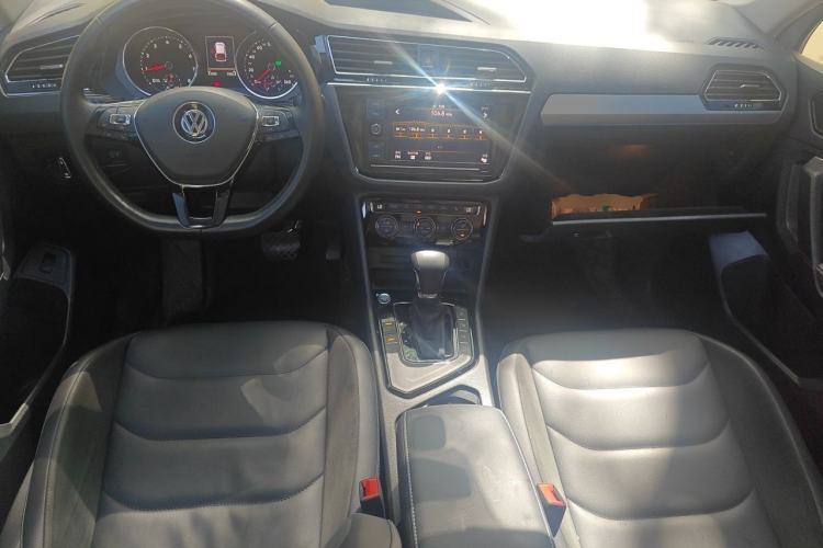 Used Volkswagen Tiguan L 2019 330TSI Automatic Two-Wheel Drive Smart Luxury Version China VI Standard Center Console