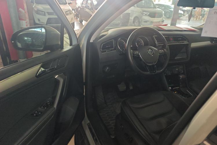 Used Volkswagen Tiguan L 2019 Updated Version 330TSI Automatic Two-Wheel Drive Panoramic Comfort Edition China VI Standard Driver Seat