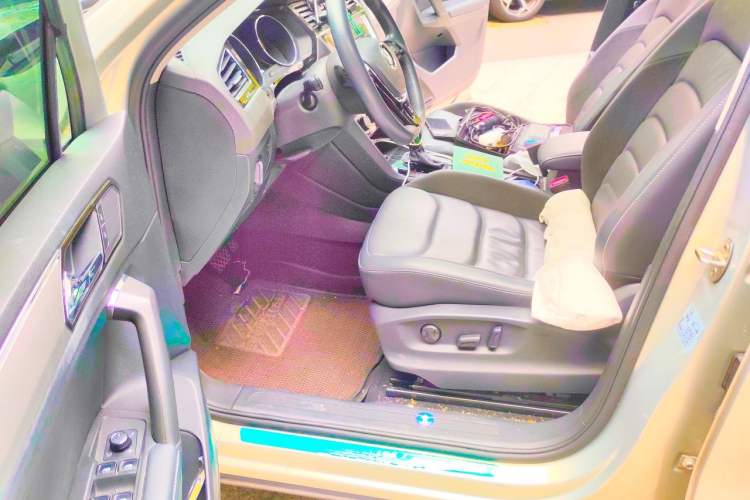 Used Volkswagen Tiguan L 2019 Updated Version 330TSI Automatic Two-Wheel Drive Panoramic Comfort Edition China VI Standard Driver Seat