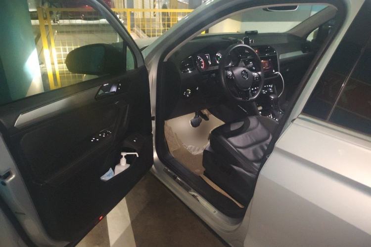 Used Volkswagen Tiguan L 2019 330TSI Automatic Two-Wheel Drive Smart Luxury Version China V Emission Standard Driver Seat