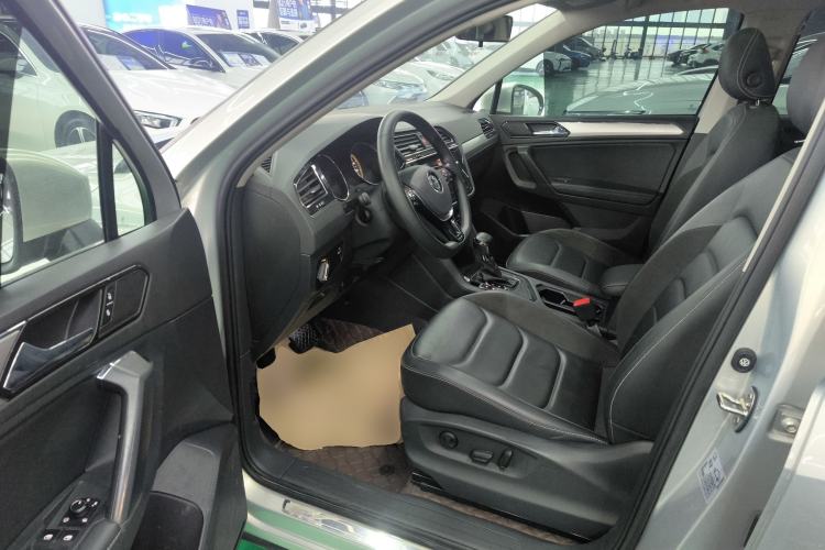 Used Volkswagen Tiguan L 2019 Updated Version 330TSI Automatic Two-Wheel Drive Panoramic Comfort Edition China VI Standard Driver Seat