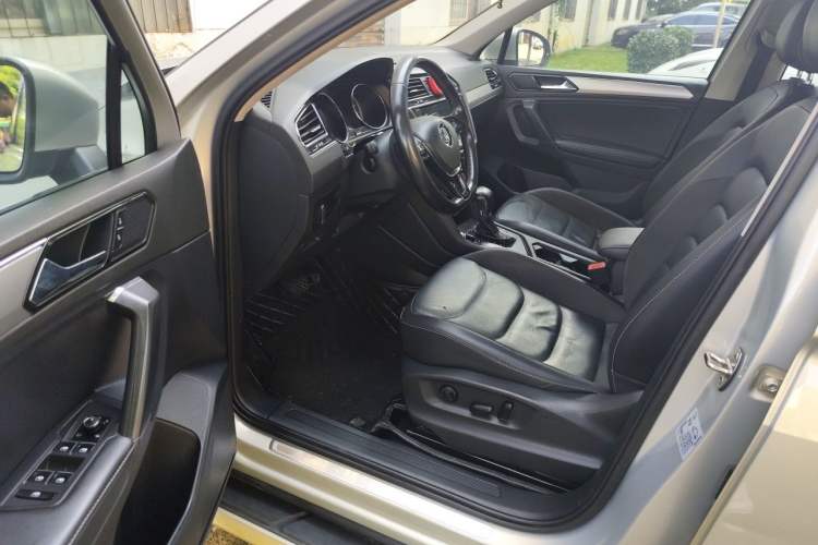 Used Volkswagen Tiguan L 2019 330TSI Automatic Two-Wheel Drive Panoramic Comfort Edition China VI Standard Driver Seat