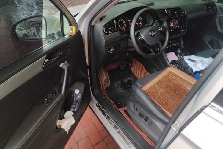 Used Volkswagen Tiguan L 2019 Revised Version 280TSI Automatic Two-Wheel Drive Panoramic Comfort Edition China VI Standard Driver Seat