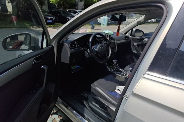 Used Volkswagen Tiguan L 2019 Revised Version 330TSI Automatic Two-Wheel Drive Panoramic Comfort Edition China V Standard Driver Seat