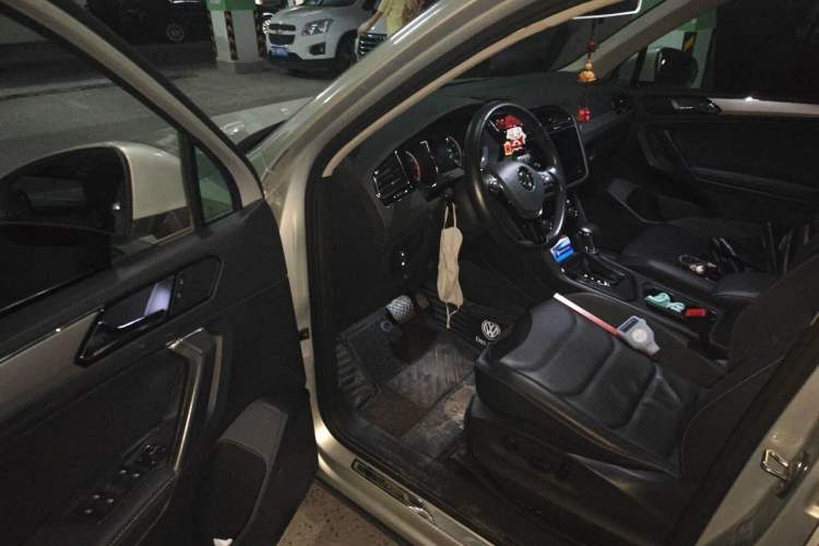 Used Volkswagen Tiguan L 2019 330TSI Automatic Two-Wheel Drive Panoramic Comfort Edition China VI Standard Driver Seat