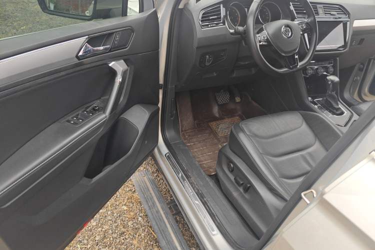 Used Volkswagen Tiguan L 2019 Updated Version 330TSI Automatic Two-Wheel Drive Panoramic Comfort Edition China VI Standard Driver Seat