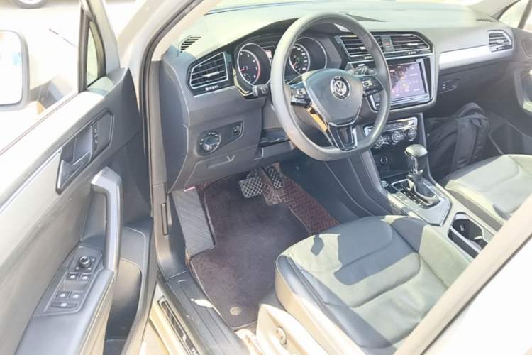 Used Volkswagen Tiguan L 2019 330TSI Automatic Two-Wheel Drive Panoramic Comfort Edition China V Standard Driver Seat