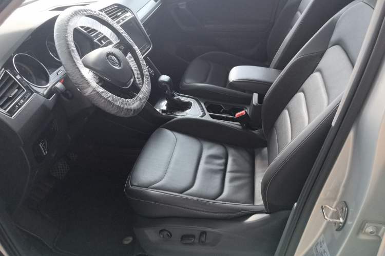 Used Volkswagen Tiguan L 2019 Updated Version 330TSI Automatic Two-Wheel Drive Panoramic Comfort Edition China VI Standard Driver Seat