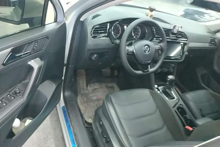 Used Volkswagen Tiguan L 2019 330TSI Automatic Two-Wheel Drive Panoramic Comfort Edition China VI Standard Driver Seat