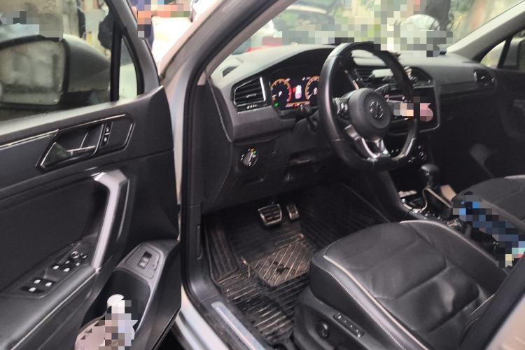 Used Volkswagen Tiguan L 2019 380TSI Automatic All-Wheel Drive R-Line Flagship 7-Seater China VI Standard Driver Seat