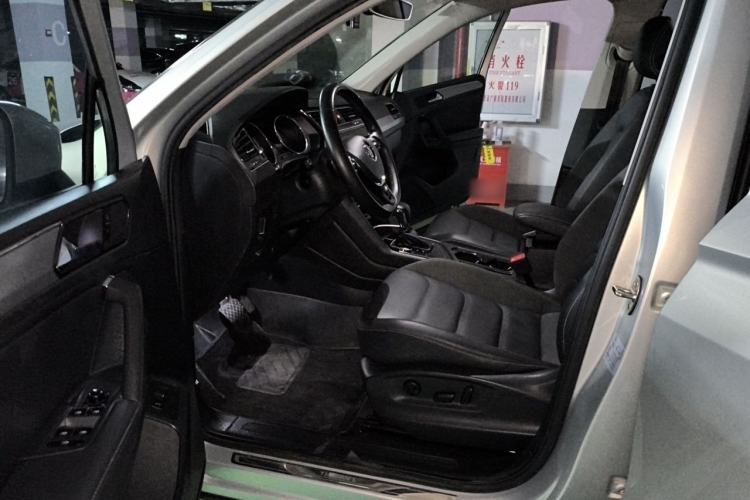 Used Volkswagen Tiguan L 2019 330TSI Automatic Two-Wheel Drive Smart Luxury Version China VI Standard Driver Seat
