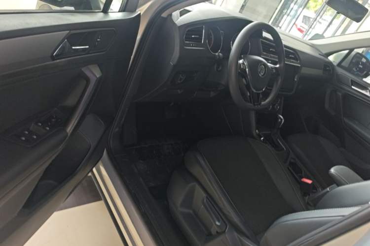 Used Volkswagen Tiguan L 2019 330TSI Automatic Two-Wheel Drive Luxury Edition China VI Standard Driver Seat