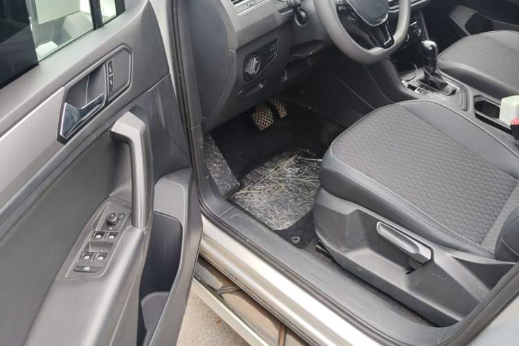 Used Volkswagen Tiguan L 2019 330TSI Automatic Two-Wheel Drive Luxury Edition China VI Standard Driver Seat