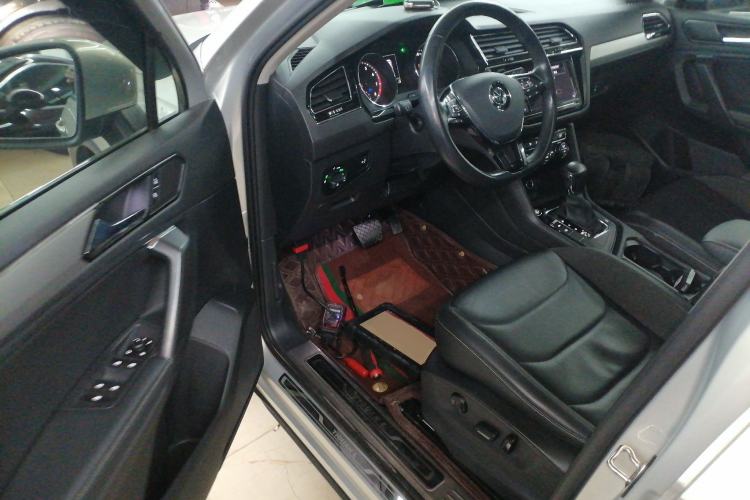Used Volkswagen Tiguan L 2019 330TSI Automatic Two-Wheel Drive Panoramic Comfort Edition China V Standard Driver Seat