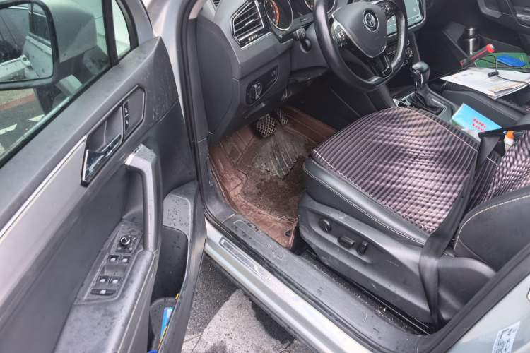 Used Volkswagen Tiguan L 2019 Updated Version 330TSI Automatic Two-Wheel Drive Panoramic Comfort Edition China VI Standard Driver Seat
