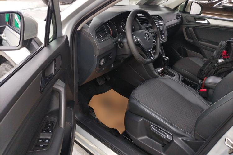 Used Volkswagen Tiguan L 2019 330TSI Automatic Two-Wheel Drive Luxury Edition China VI Standard Driver Seat