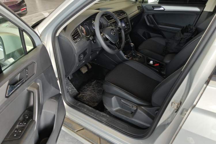 Used Volkswagen Tiguan L 2019 330TSI Automatic Two-Wheel Drive Luxury Edition China VI Standard Driver Seat