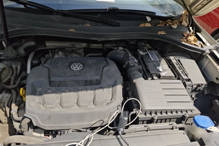 Used Volkswagen Tiguan L 2019 Revised Version 330TSI Automatic Two-Wheel Drive Panoramic Comfort Edition China V Standard Engine Bay