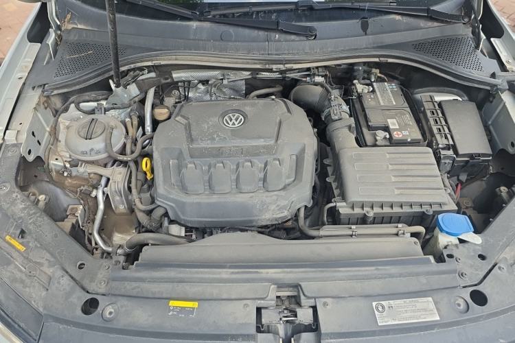 Used Volkswagen Tiguan L 2019 330TSI Automatic Two-Wheel Drive Panoramic Comfort Edition China VI Standard Engine Bay