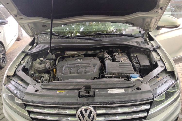 Used Volkswagen Tiguan L 2019 330TSI Automatic Two-Wheel Drive Panoramic Comfort Edition China VI Standard Engine Bay