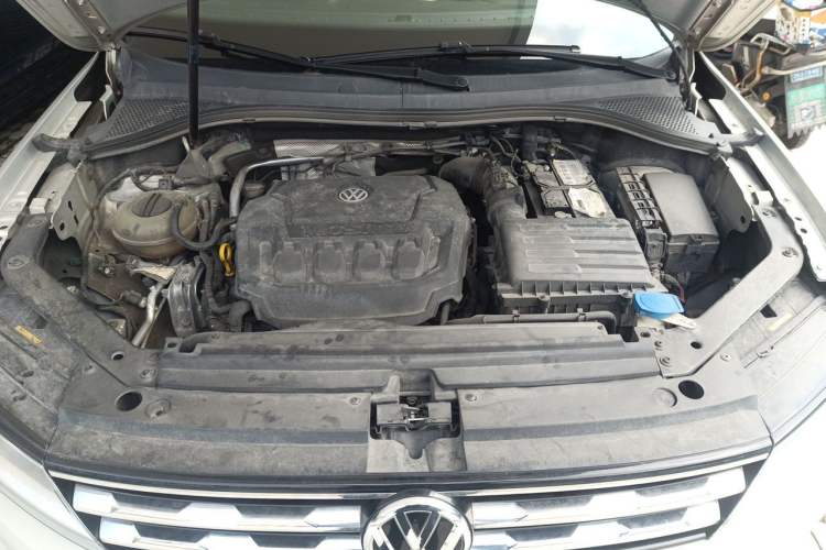 Used Volkswagen Tiguan L 2019 330TSI Automatic Two-Wheel Drive Panoramic Comfort Edition China VI Standard Engine Bay