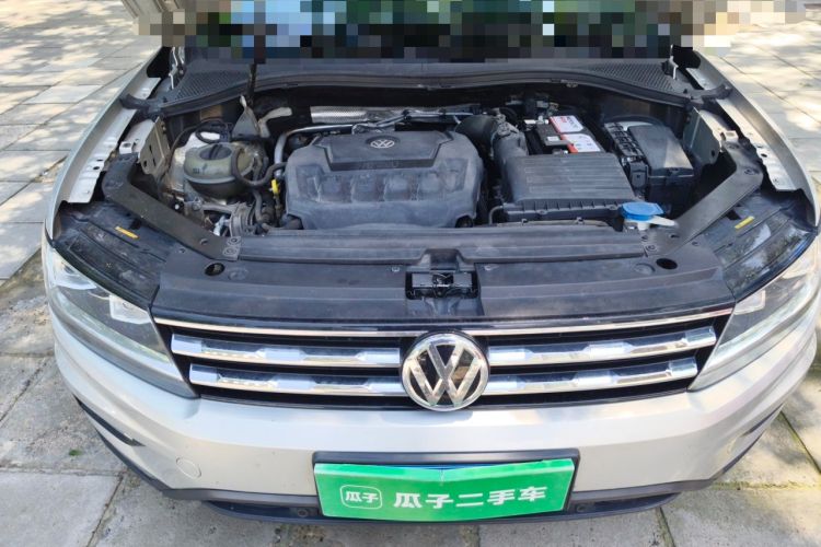Used Volkswagen Tiguan L 2019 330TSI Automatic Two-Wheel Drive Smart Luxury Version China V Emission Standard Engine Bay