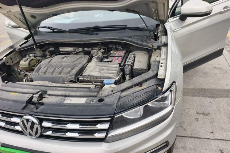Used Volkswagen Tiguan L 2019 Revised 330TSI Automatic Two-Wheel Drive Smart & Luxury Edition China VI Standard Engine Bay Left