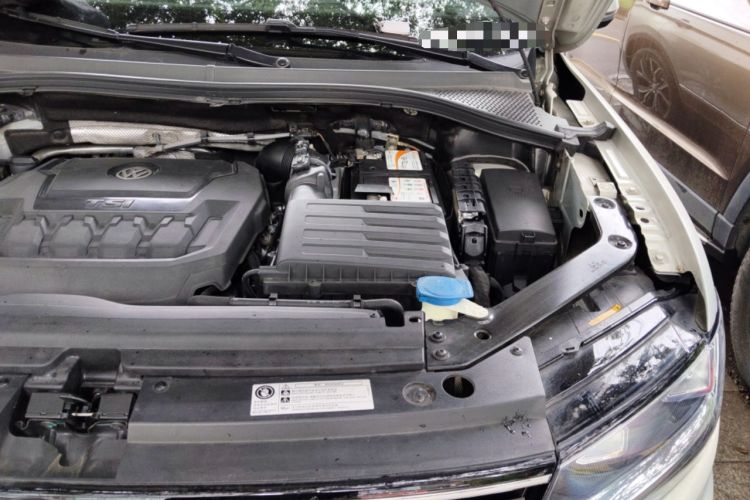 Used Volkswagen Tiguan L 2019 Revised 330TSI Automatic Two-Wheel Drive Smart & Luxury Edition China VI Standard Engine Bay Left