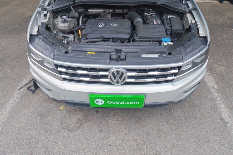 Used Volkswagen Tiguan L 2019 380TSI Automatic All-Wheel Drive Luxury Edition China VI Standard Engine Bay