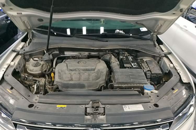 Used Volkswagen Tiguan L 2019 330TSI Automatic Two-Wheel Drive Panoramic Comfort Edition China VI Standard Engine Bay