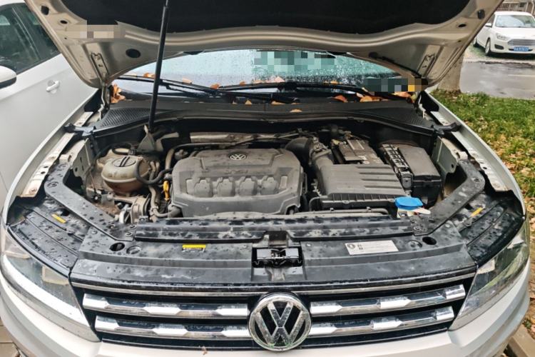 Used Volkswagen Tiguan L 2019 Revised 330TSI Automatic Two-Wheel Drive Smart & Luxury Edition China VI Standard Engine Bay