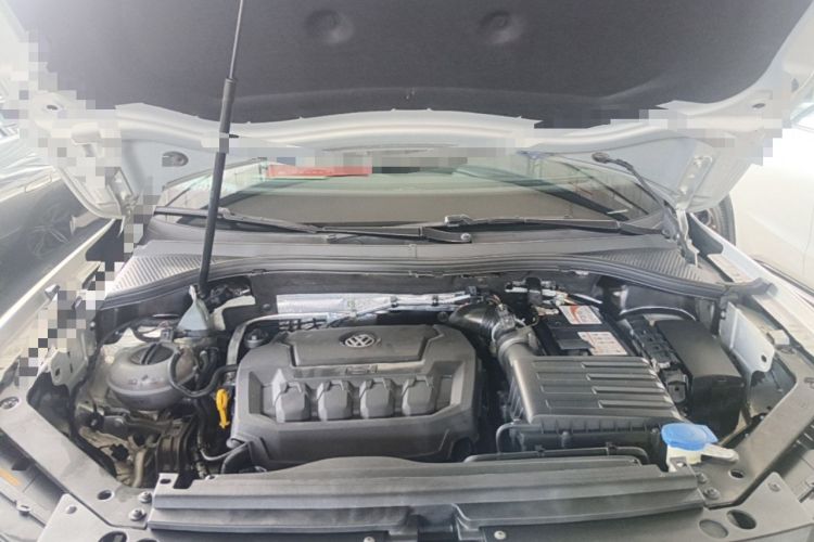 Used Volkswagen Tiguan L 2019 Updated Version 330TSI Automatic Two-Wheel Drive Panoramic Comfort Edition China VI Standard Engine Bay