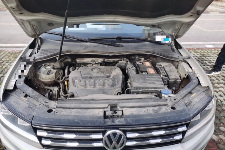 Used Volkswagen Tiguan L 2019 Updated Version 330TSI Automatic Two-Wheel Drive Panoramic Comfort Edition China VI Standard Engine Bay