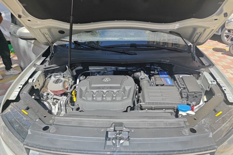 Used Volkswagen Tiguan L 2019 330TSI Automatic Two-Wheel Drive Smart Luxury Version China VI Standard Engine Bay