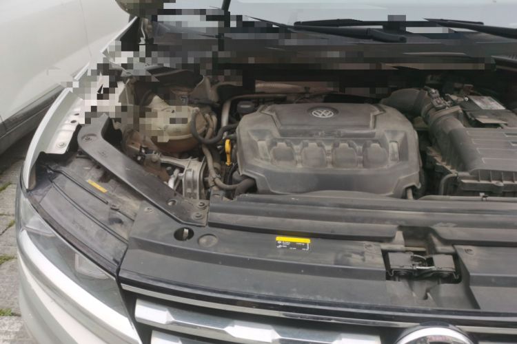 Used Volkswagen Tiguan L 2019 Updated Version 330TSI Automatic Two-Wheel Drive Panoramic Comfort Edition China VI Standard Engine Bay Right