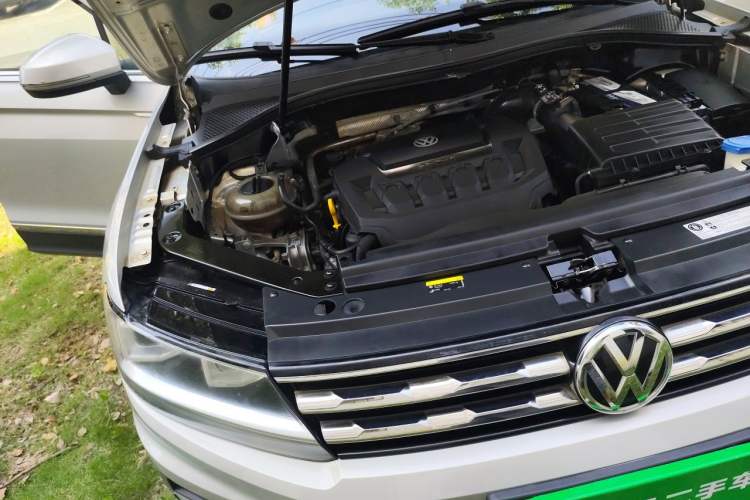 Used Volkswagen Tiguan L 2019 330TSI Automatic Two-Wheel Drive Panoramic Comfort Edition China VI Standard Engine Bay Right