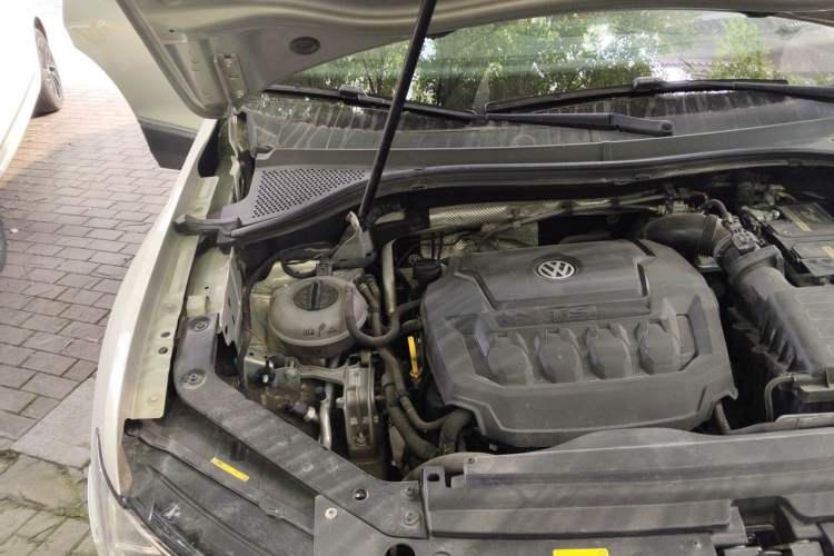 Used Volkswagen Tiguan L 2019 330TSI Automatic Two-Wheel Drive Panoramic Comfort Edition China VI Standard Engine Bay Right