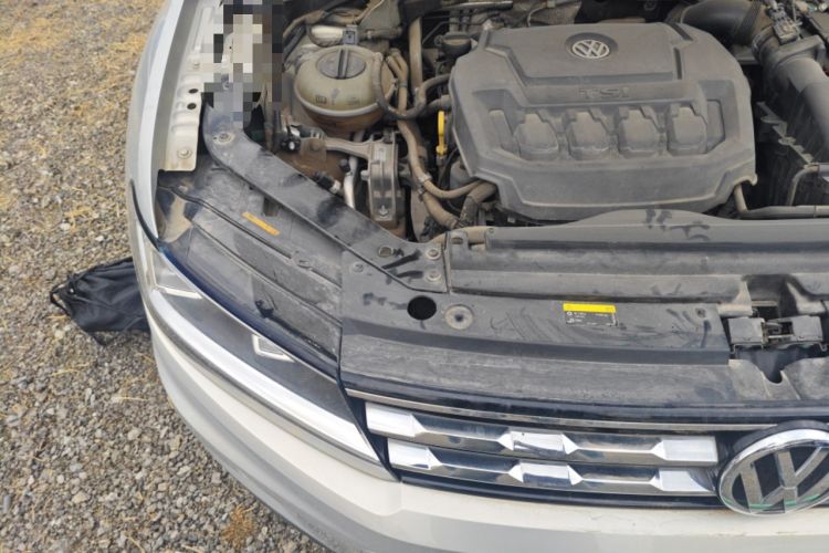 Used Volkswagen Tiguan L 2019 Updated Version 330TSI Automatic Two-Wheel Drive Panoramic Comfort Edition China VI Standard Engine Bay Right