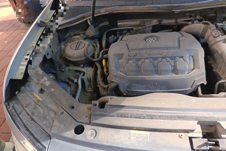 Used Volkswagen Tiguan L 2019 330TSI Automatic Two-Wheel Drive Smart Luxury Version China VI Standard Engine Bay Right