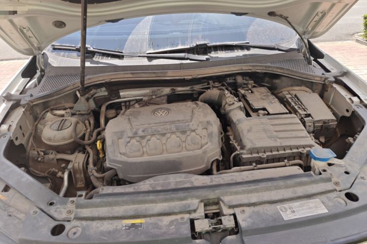 Used Volkswagen Tiguan L 2019 330TSI Automatic Two-Wheel Drive Smart Luxury Version China VI Standard Engine Bay