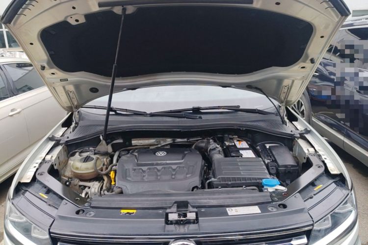 Used Volkswagen Tiguan L 2019 330TSI Automatic Two-Wheel Drive Luxury Edition China VI Standard Engine Bay