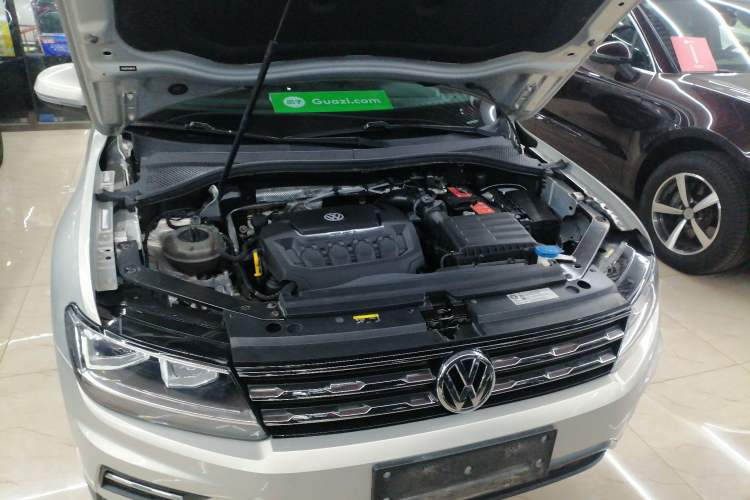 Used Volkswagen Tiguan L 2019 330TSI Automatic Two-Wheel Drive Panoramic Comfort Edition China V Standard Engine Bay