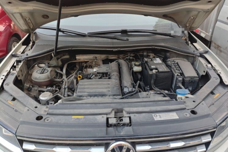 Used Volkswagen Tiguan L 2019 Revised Version 280TSI Automatic Two-Wheel Drive Panoramic Comfort Edition China VI Standard Engine Bay