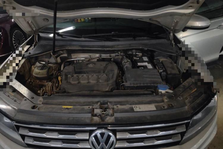 Used Volkswagen Tiguan L 2019 Updated Version 330TSI Automatic Two-Wheel Drive Panoramic Comfort Edition China VI Standard Engine Bay