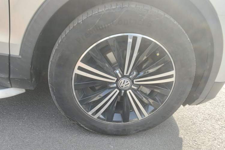 Used Volkswagen Tiguan L 2019 Updated Version 330TSI Automatic Two-Wheel Drive Panoramic Comfort Edition China VI Standard Exterior 4