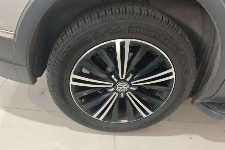 Used Volkswagen Tiguan L 2019 Updated Version 330TSI Automatic Two-Wheel Drive Panoramic Comfort Edition China VI Standard Exterior 5