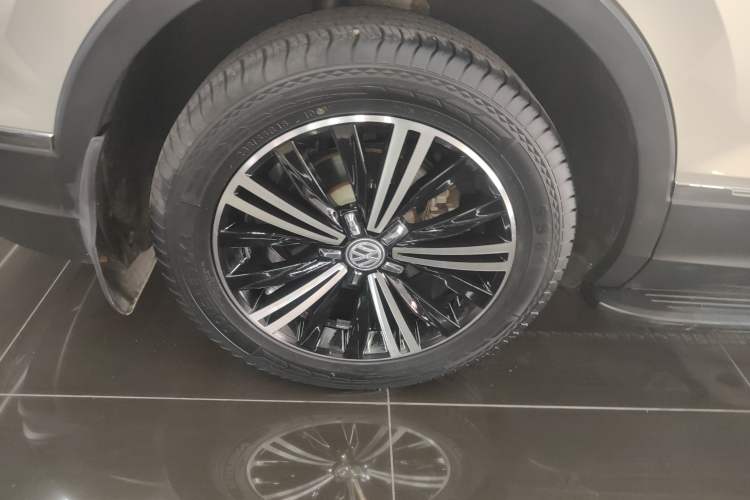 Used Volkswagen Tiguan L 2019 330TSI Automatic Two-Wheel Drive Panoramic Comfort Edition China V Standard Exterior 5