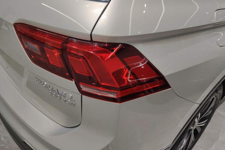 Used Volkswagen Tiguan L 2019 330TSI Automatic Two-Wheel Drive Panoramic Comfort Edition China VI Standard Exterior 6