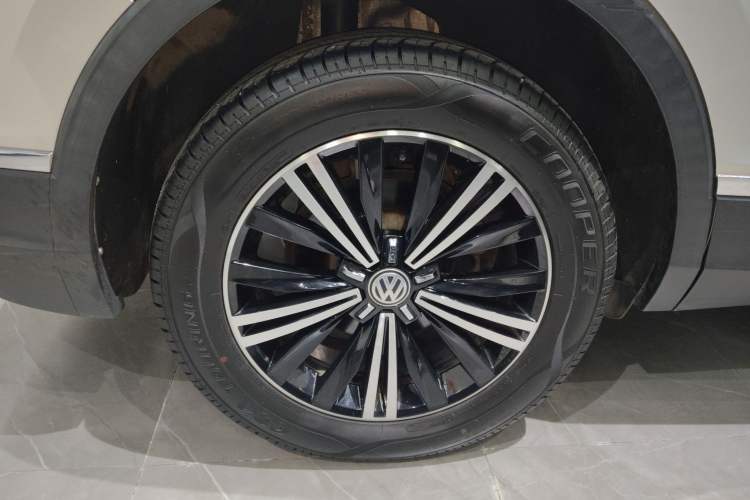 Used Volkswagen Tiguan L 2019 330TSI Automatic Two-Wheel Drive Panoramic Comfort Edition China VI Standard Exterior 8