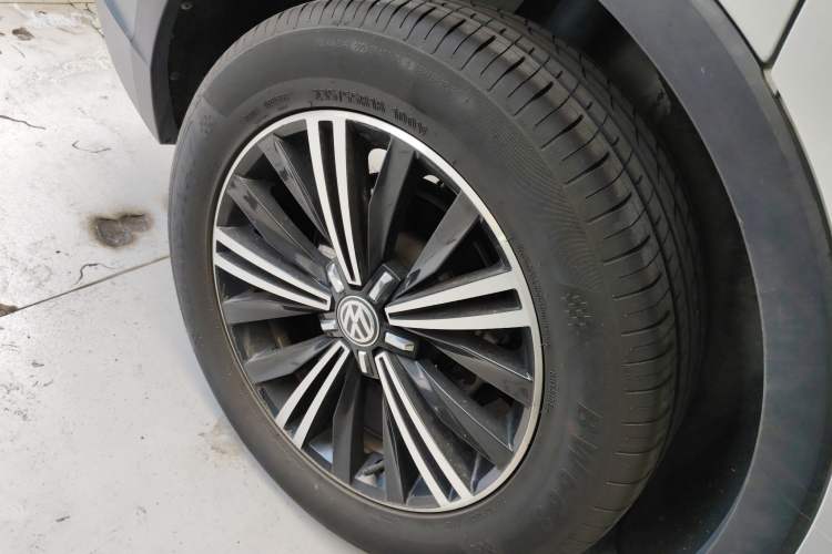 Used Volkswagen Tiguan L 2019 Updated Version 330TSI Automatic Two-Wheel Drive Panoramic Comfort Edition China VI Standard Exterior 8